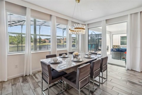 Casa en venta en Kissimmee, Florida, 6 dormitorios, 330.92 m2 № 1680474 - foto 14