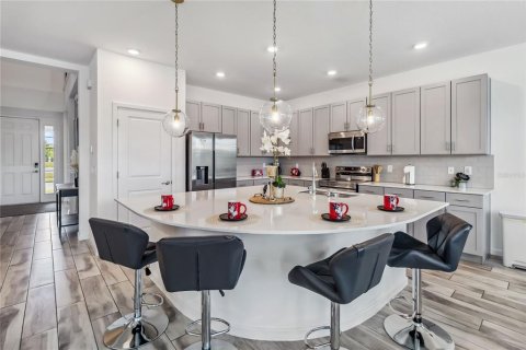 Casa en venta en Kissimmee, Florida, 6 dormitorios, 330.92 m2 № 1680474 - foto 10