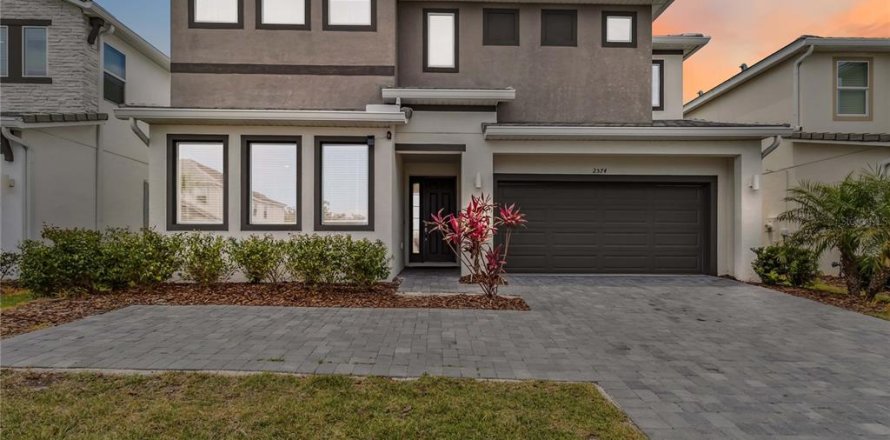 Casa en Kissimmee, Florida 6 dormitorios, 330.92 m2 № 1680474