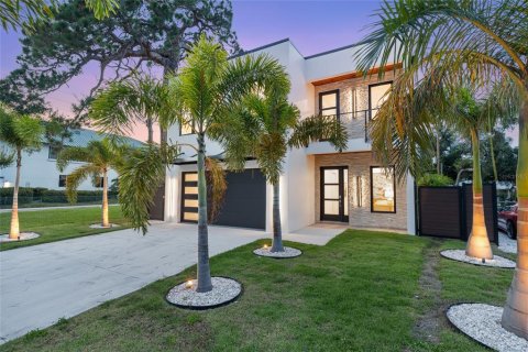 Villa ou maison à Sarasota, Floride 4 chambres, 344.02 m2 № 2100459