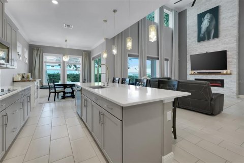 House in Winter Garden, Florida 5 bedrooms, 399.94 sq.m. № 2266999 - photo 21