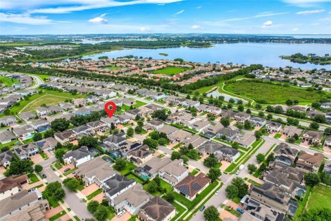 House in Winter Garden, Florida 5 bedrooms, 399.94 sq.m. № 2266999 - photo 6