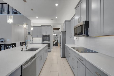 House in Winter Garden, Florida 5 bedrooms, 399.94 sq.m. № 2266999 - photo 20