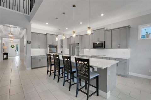 House in Winter Garden, Florida 5 bedrooms, 399.94 sq.m. № 2266999 - photo 18