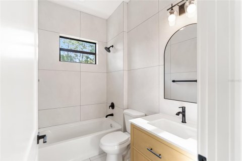 Casa en venta en Port Charlotte, Florida, 3 dormitorios, 139.35 m2 № 1919339 - foto 18