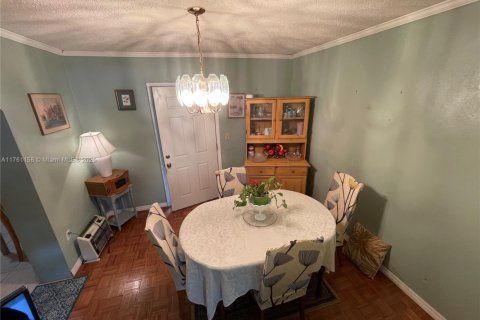 House in Miami, Florida 2 bedrooms, 85.75 sq.m. № 1714950 - photo 7