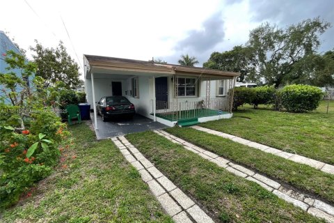 House in Miami, Florida 2 bedrooms, 85.75 sq.m. № 1714950 - photo 18