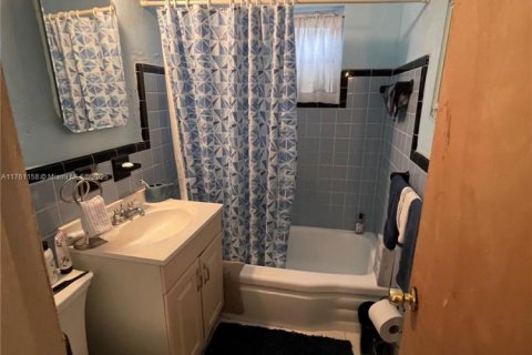 House in Miami, Florida 2 bedrooms, 85.75 sq.m. № 1714950 - photo 15