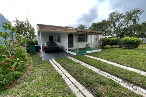 House in Miami, Florida 2 bedrooms, 85.75 sq.m. № 1714950 - photo 1