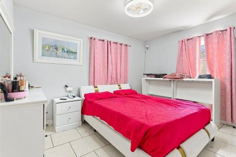 Villa ou maison à vendre à Tampa, Floride: 4 chambres, 163.51 m2 № 2316492 - photo 16