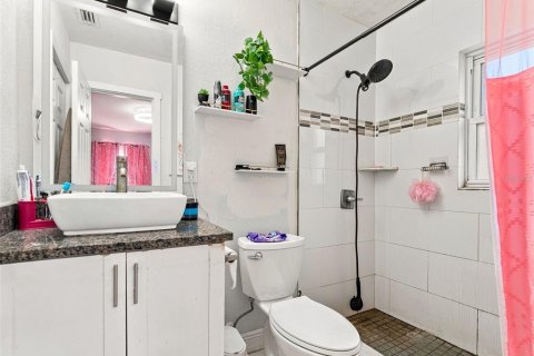 Villa ou maison à vendre à Tampa, Floride: 4 chambres, 163.51 m2 № 2316492 - photo 18