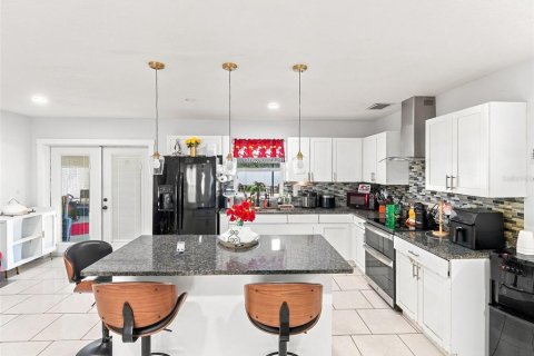 Villa ou maison à vendre à Tampa, Floride: 4 chambres, 163.51 m2 № 2316492 - photo 12