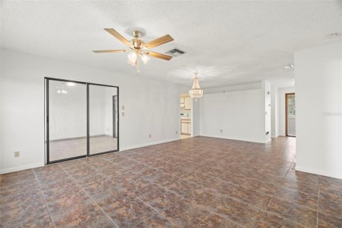Villa ou maison à vendre à Pinellas Park, Floride: 2 chambres, 117.43 m2 № 1900052 - photo 8