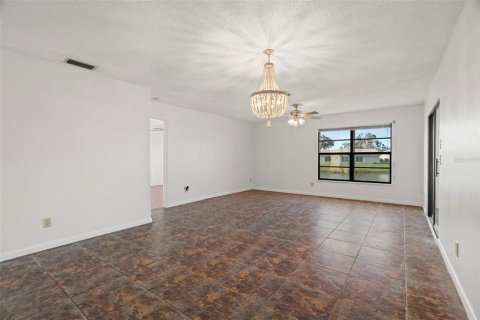 Villa ou maison à vendre à Pinellas Park, Floride: 2 chambres, 117.43 m2 № 1900052 - photo 7