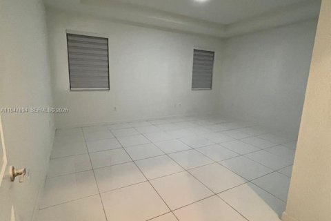 Villa ou maison à vendre à Miami, Floride: 4 chambres, 214.23 m2 № 2005051 - photo 8