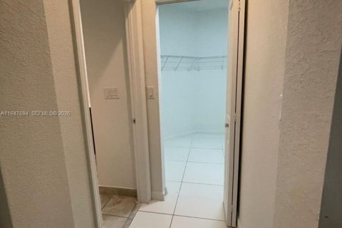 Villa ou maison à vendre à Miami, Floride: 4 chambres, 214.23 m2 № 2005051 - photo 9