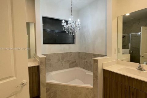 Villa ou maison à vendre à Miami, Floride: 4 chambres, 214.23 m2 № 2005051 - photo 10