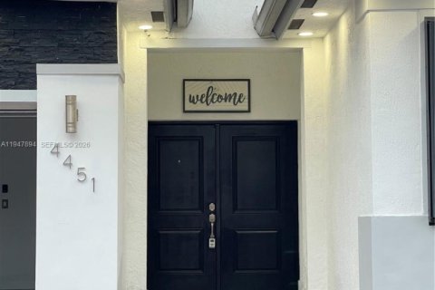 Villa ou maison à vendre à Miami, Floride: 4 chambres, 214.23 m2 № 2005051 - photo 4