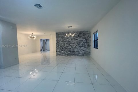 Villa ou maison à vendre à Miami, Floride: 4 chambres, 214.23 m2 № 2005051 - photo 19