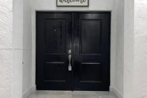 Villa ou maison à vendre à Miami, Floride: 4 chambres, 214.23 m2 № 2005051 - photo 5