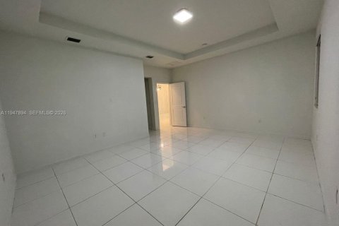 Villa ou maison à vendre à Miami, Floride: 4 chambres, 214.23 m2 № 2005051 - photo 14