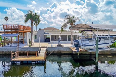 House in Hudson, Florida 3 bedrooms, 131.55 sq.m. № 1870143 - photo 3