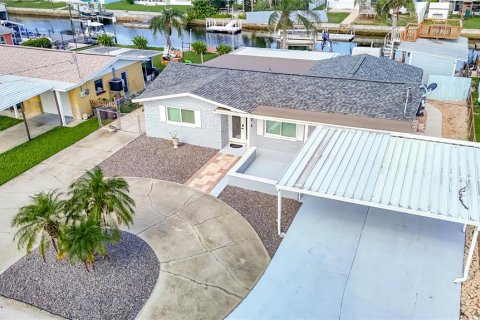 House in Hudson, Florida 3 bedrooms, 131.55 sq.m. № 1870143 - photo 5
