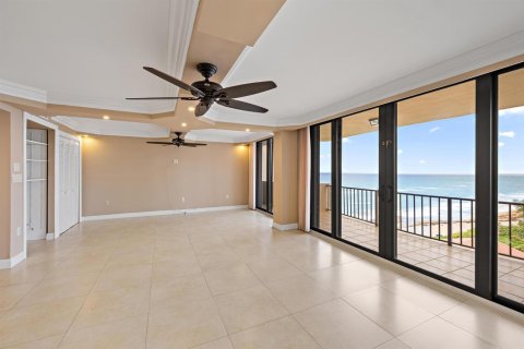 Condo in Riviera Beach, Florida, 2 bedrooms № 2399650 - photo 7