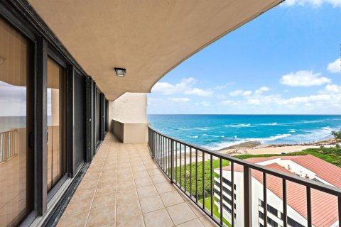 Condo in Riviera Beach, Florida, 2 bedrooms № 2399650 - photo 3