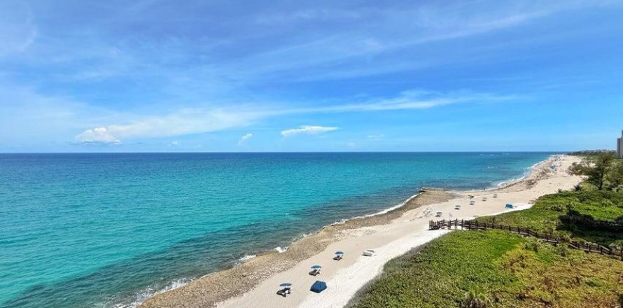 Condo in Riviera Beach, Florida, 2 bedrooms № 2399650