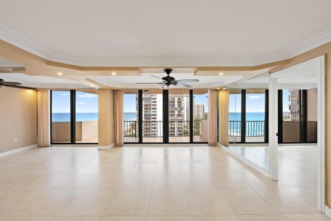Condo in Riviera Beach, Florida, 2 bedrooms № 2399650 - photo 6