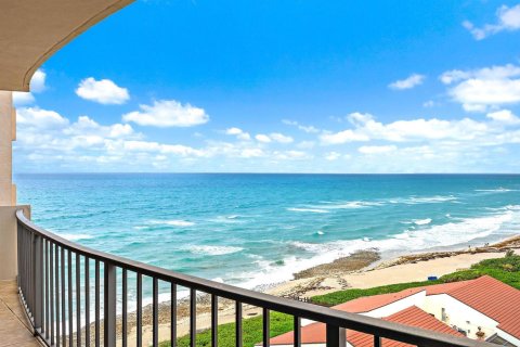 Condo in Riviera Beach, Florida, 2 bedrooms № 2399650 - photo 2