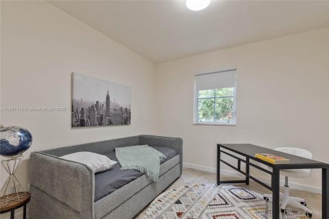 Condo in Coral Gables, Florida, 3 bedrooms  № 1930669 - photo 14