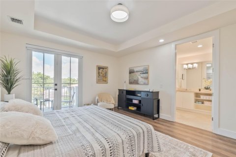 Condo in Coral Gables, Florida, 3 bedrooms  № 1930669 - photo 18