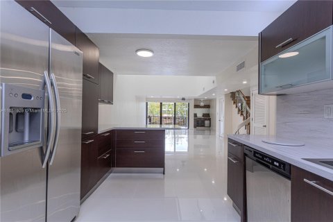 Condominio en venta en Sunny Isles Beach, Florida, 3 dormitorios, 210.42 m2 № 1924952 - foto 16