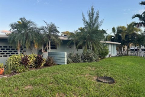 Villa ou maison à vendre à Fort Lauderdale, Floride: 3 chambres, 195.56 m2 № 2421088 - photo 16