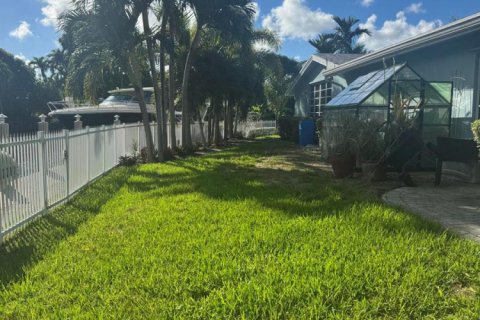 Villa ou maison à vendre à Fort Lauderdale, Floride: 3 chambres, 195.56 m2 № 2421088 - photo 15