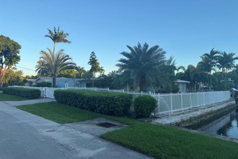 Villa ou maison à vendre à Fort Lauderdale, Floride: 3 chambres, 195.56 m2 № 2421088 - photo 5