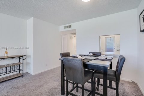 Condo in Lighthouse Point, Florida, 2 bedrooms  № 1891226 - photo 5