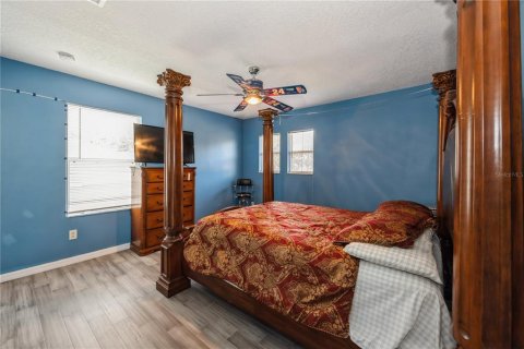 House in Apopka, Florida 5 bedrooms, 282.61 sq.m. № 1856668 - photo 30