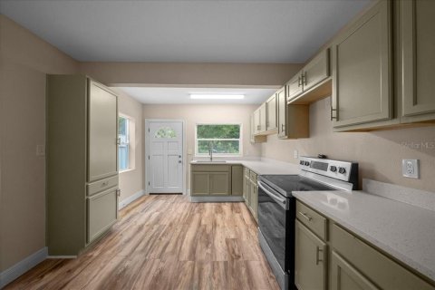 House in Altoona, Florida 3 bedrooms, 107.02 sq.m. № 1910331 - photo 8