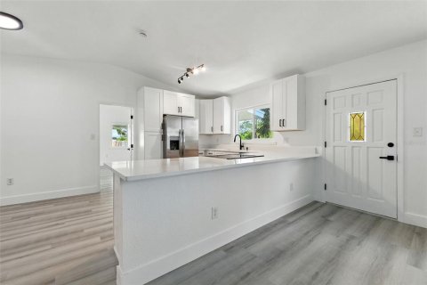 Casa en venta en Tarpon Springs, Florida, 3 dormitorios, 144.93 m2 № 1907890 - foto 5