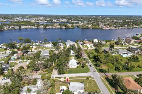Casa en venta en Tarpon Springs, Florida, 3 dormitorios, 144.93 m2 № 1907890 - foto 2