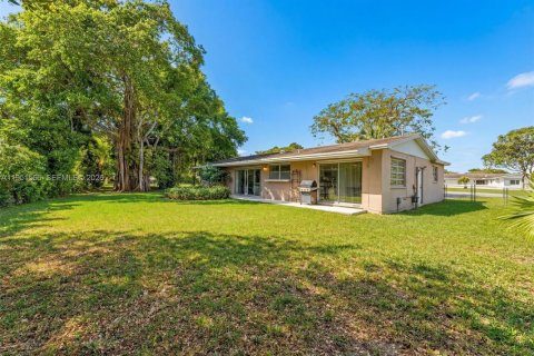 Casa en venta en Miami, Florida, 3 dormitorios, 148.92 m2 № 2006431 - foto 9