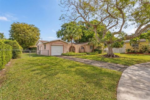 Casa en venta en Miami, Florida, 3 dormitorios, 148.92 m2 № 2006431 - foto 4