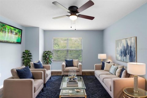 House in Winter Garden, Florida 4 bedrooms, 216.65 sq.m. № 1795593 - photo 12