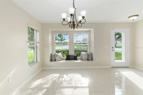 House in Winter Garden, Florida 4 bedrooms, 216.65 sq.m. № 1795593 - photo 5