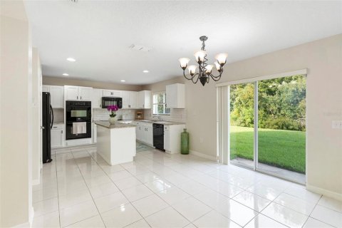 House in Winter Garden, Florida 4 bedrooms, 216.65 sq.m. № 1795593 - photo 11