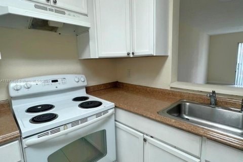 Copropriété à vendre à Miramar, Floride: 2 chambres, 77.29 m2 № 1948210 - photo 3