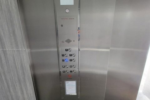 Copropriété à vendre à Miramar, Floride: 2 chambres, 77.29 m2 № 1948210 - photo 18